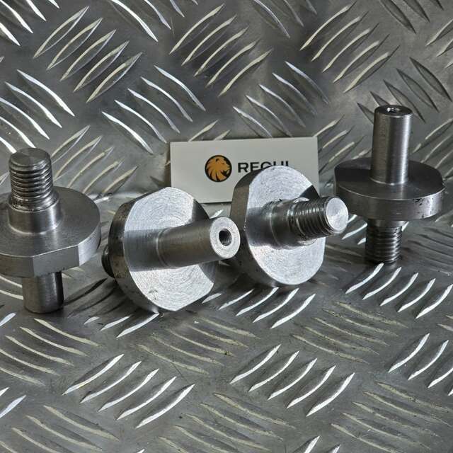 Винт по заданию заказчика
#токарнаяобработка #токарьчпу #токарь
